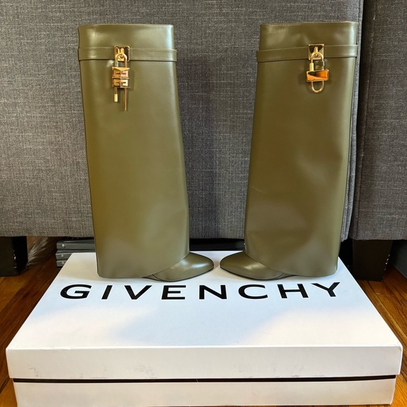 Givenchy Women's Shark Lock Boots Khaki - Picture 4 of 5